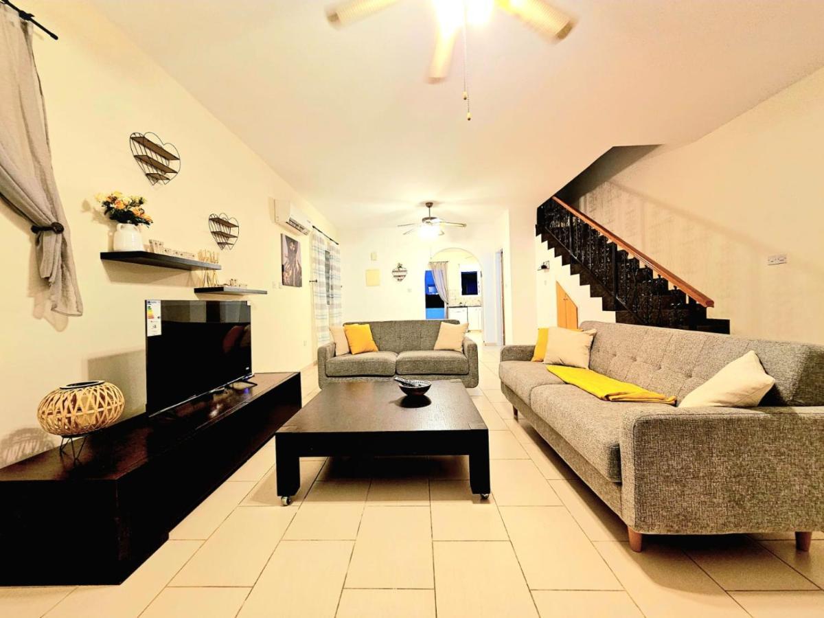 Spacious Villa With Private Pool Paphos Exteriör bild