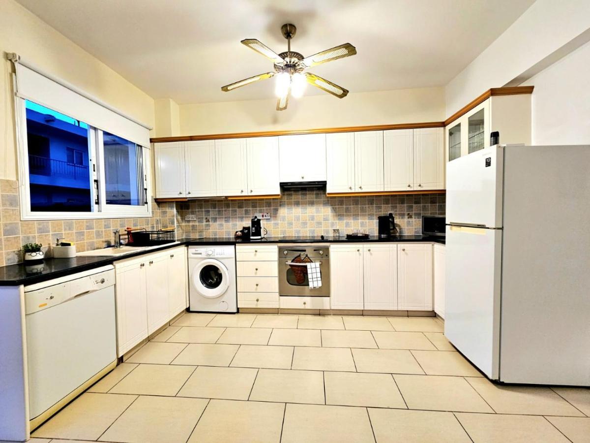 Spacious Villa With Private Pool Paphos Exteriör bild
