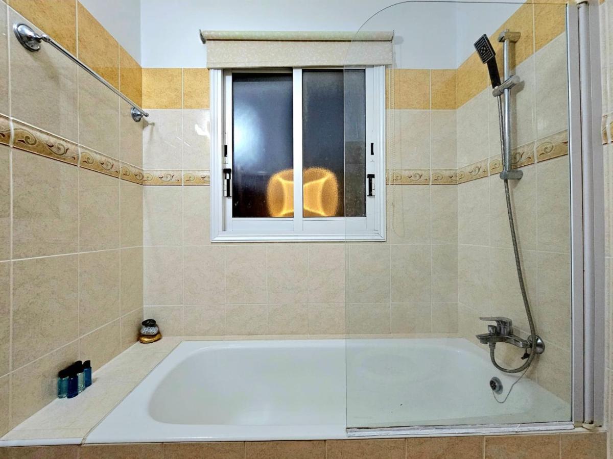 Spacious Villa With Private Pool Paphos Exteriör bild