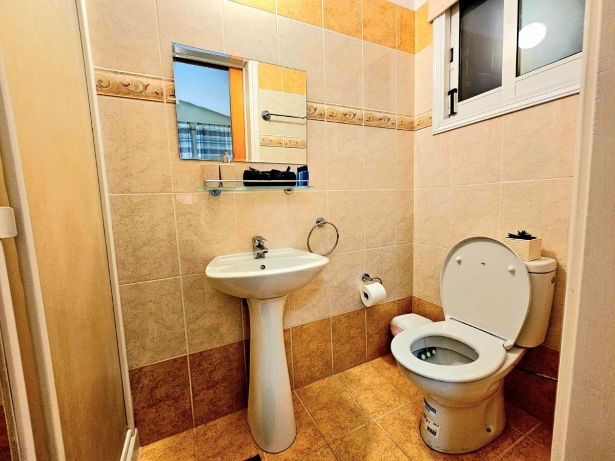 Spacious Villa With Private Pool Paphos Exteriör bild